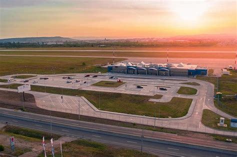 Romanias Oradea Airport To Have A Cargo Terminal By 2023 Romania Insider