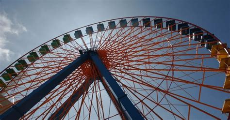 Couple Charged For Allegedly Having Sex On Giant Wheel At Ohio Amusement Park