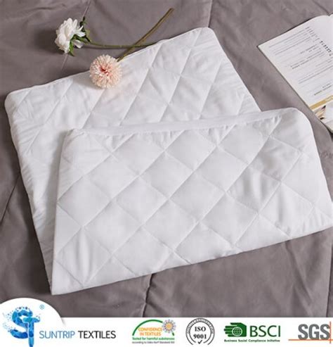 Protect your pillow from bed bugs, fluids, and allergens with this comfy, waterproof pillow case. White Quilting Waterproof Bed Bug Pillow Protector Manufacturer