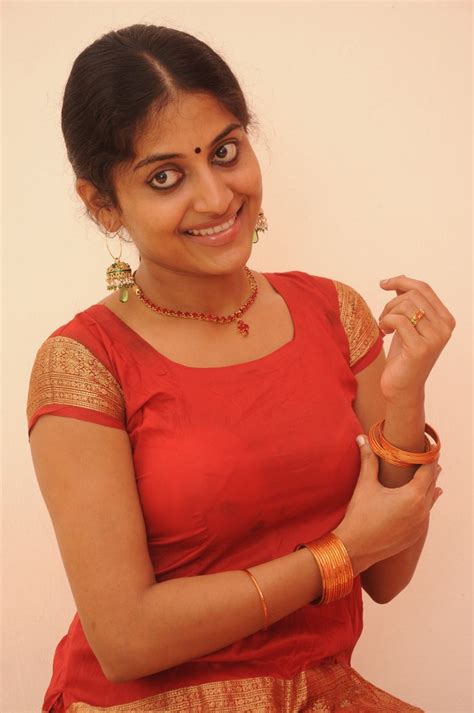 Tamil Actress Kavitha Nair Pics In Traditional Wear Actress Doodles