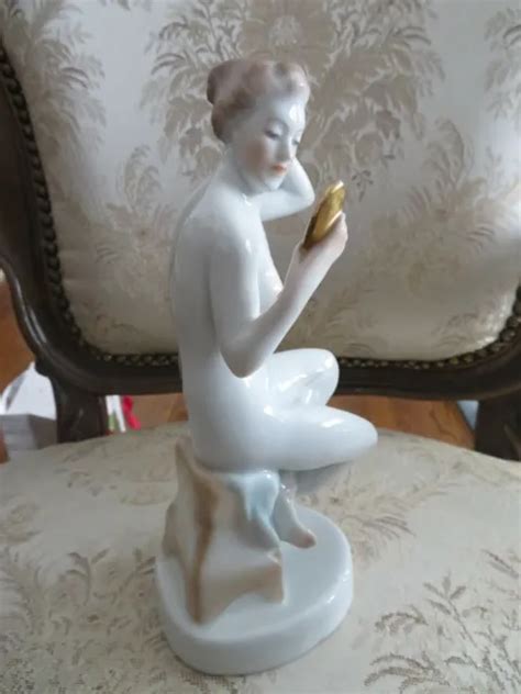 HEREND HUNGARY VANITY Nude Lady Hand Painted Porcelain Figurine 15724