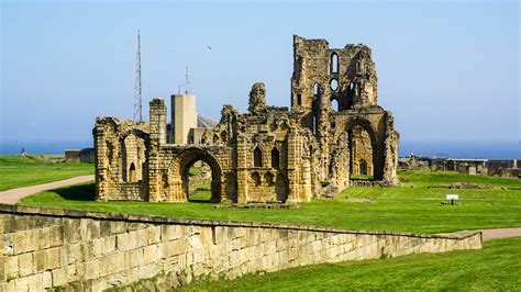 Tynemouth Priory And Castle Empnefsys And Travel