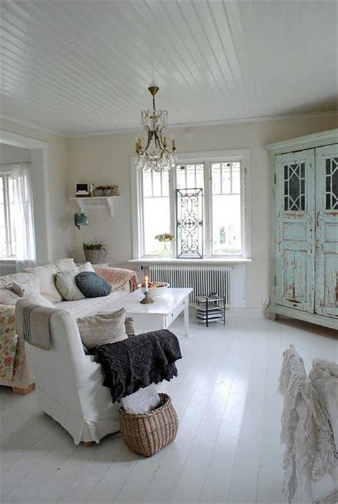 This is where furniture and furnishings are either chosen for their age or new items are distressed to look. 17 Best images about Vintage Living Room on Pinterest ...