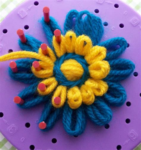 Adventures With Flower Looms Yarn Flowers Loom Knitting Patterns