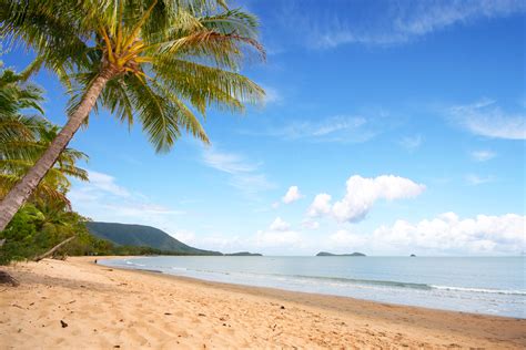 Best Beaches In Cairns Surrounding Area For Backpackers