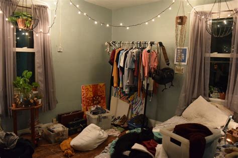 Pin By ⓢⓐⓥⓘⓞⓡ On Oc Wolfs Heart Apartment Room Messy Bedroom