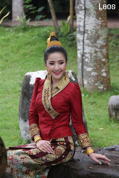 Laos 🇱🇦 ລາວ Lao Traditional Dress Batik Fashion Traditional Dresses Laos Clothing