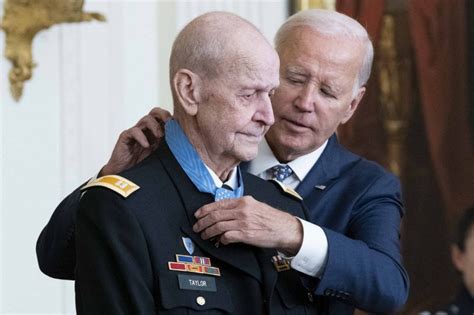 Vietnam Army Helicopter Pilot Receives Medal Of Honor At White House