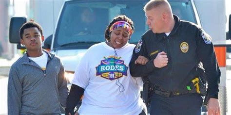 Officer Assists Woman At 10k End Goes Viral