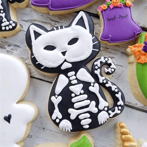 Creative Halloween Cookies Blush And Pine Recipe Halloween Cookies
