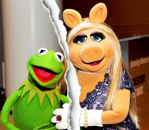 Miss Piggy Kermit The Frog Break Up Ahead Of The Muppets Abc Premiere