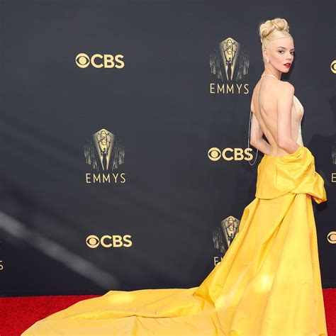 The 10 Best Dressed Celebrities At The 2021 Emmy Awards Emmys Best