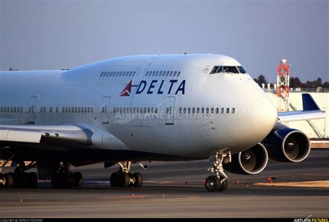 N676nw Delta Air Lines Boeing 747 400 At Tokyo Narita Intl Photo