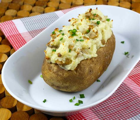 Easy Twice Baked Potatoes With Sour Cream And Chives Recipe