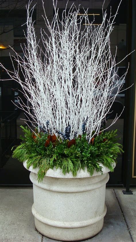 35 Best Outdoor Holiday Planter Ideas And Designs For 2020