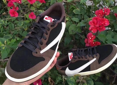 Air jordan 1 high og 'travis scott'. Travis Scott x Air Jordan 1 Low "Cactus Jack" First Look ...