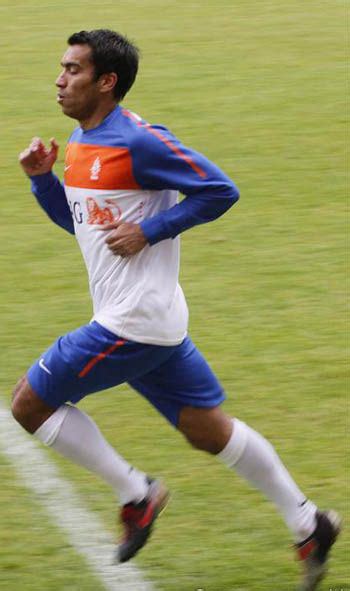 Giovanni christiaan van bronckhorst oon (dutch pronunciation: The Best Footballers: Giovanni van Bronckhorst as a defensive midfielder of Netherlands