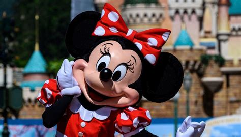 Minnie Mouse Gets Pantsuit Outfit For Disneyland Paris 30th Anniversary