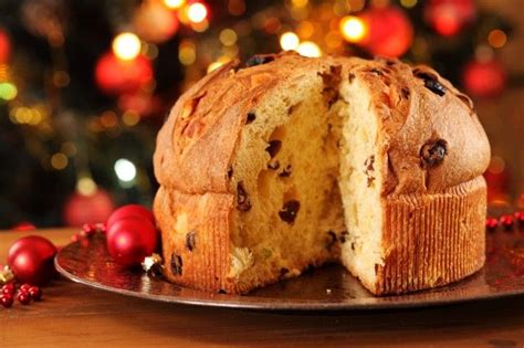 Dank des sauerteiges bleibt der panettone gut verschlossen wochenlang frisch und locker. Panettone: So backen Sie den italienischen Stollen ...