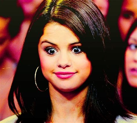 Post Pic Of Selena With Funny Face Selena Gomez