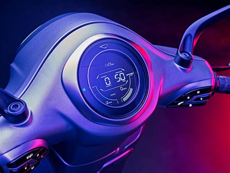 The new bajaj chetak will be commercially launched in january 2020, when more details will be announced. Bajaj Chetak Returns In Electric Avatar: Full Metal Body ...