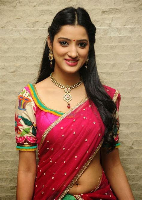 gujju hot bhabhi actress richa panai spicy red half saree pallu drop showing deep navel bulging