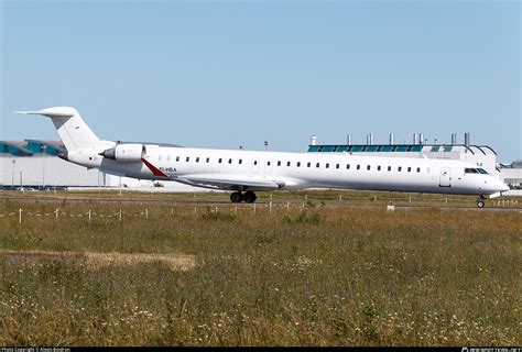 What kind of plane does hibernian airlines fly? EI-HBA Hibernian Airlines Bombardier CRJ-1000 (CL-600-2E25 ...