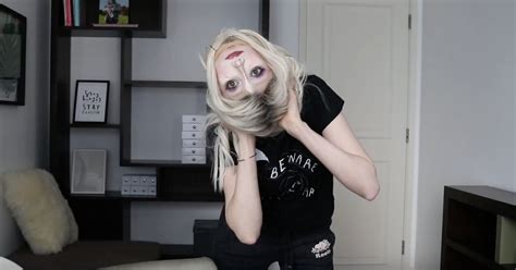 This Youtubers Upside Down Face Makeup Tutorial Is The Scariest Thing