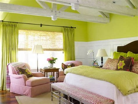 This is a nice option for anyone looking for a romantic feel in the bedroom who also prefers a lighter and brighter hue. 10 Beautiful Bedroom Color Combos