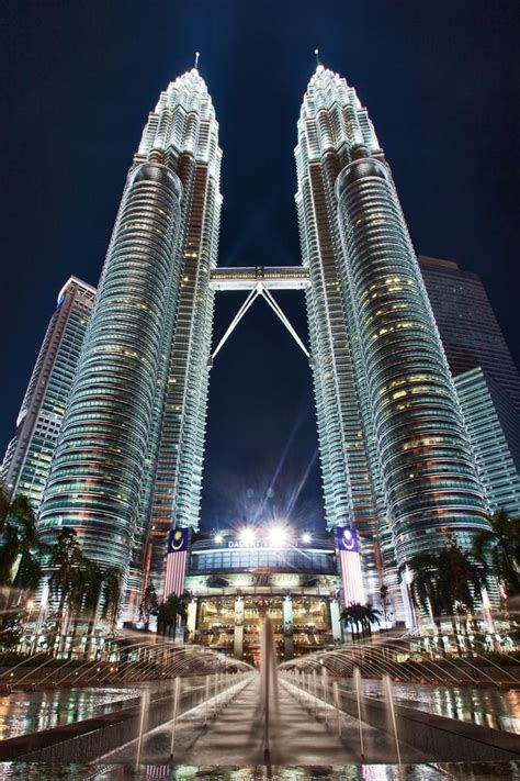 Kamarul syahril kamal and lilawati abwahab and. The Petronas Towers - Kuala Lumpur | Petronas towers ...