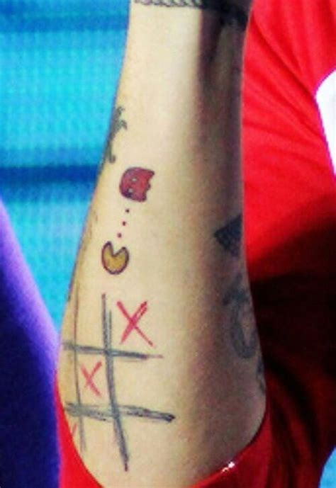 He was fascinated by the art, traveling all over new york city picking the brains of the city's tattoo artists. Louis' new tattoo!! (: | Tattoos, New tattoos