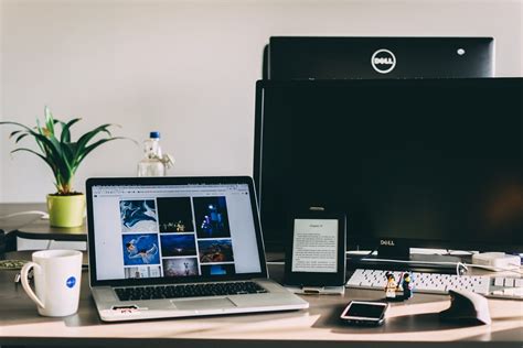 How To Connect Your Phone To A Monitor - Connecting a Dell Monitor to an iPhone - Technipages