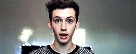 Troye Sivans Nudes Leaked And He Had The Most Hilarious Response Capital