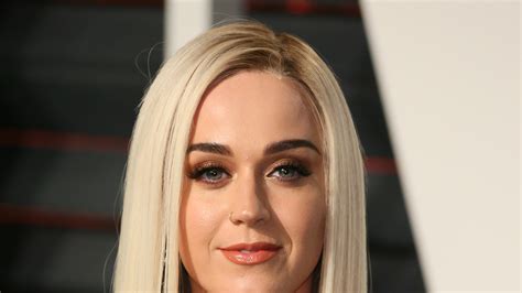 Katy Perry Debuts Neon Yellow Hair For “feels” Music Video Teen Vogue