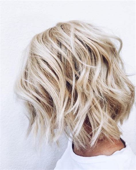 10 Short Layered Hairstyles In Fashion Right Now Everyday Haircut 2021