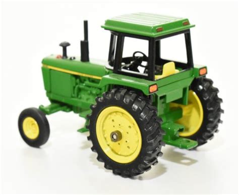 143 John Deere 4230 Tractor Toy Farmer Show Edition European Version