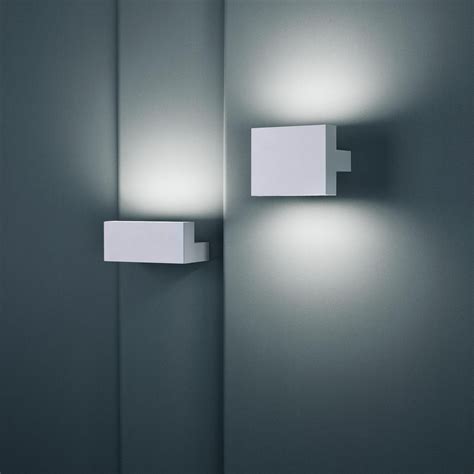 Flos Tight Light Wall Lamp | AmbienteDirect