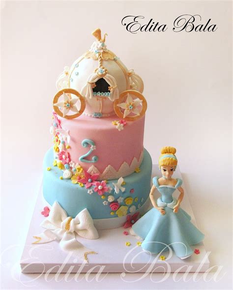 Disneythemedcakes Cinderella Cake Disney Themed Cakes Disney