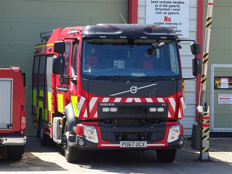 North Wales Fire And Rescue Volvo Flemergency One Pumping Flickr