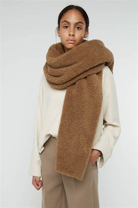 These 15 Blanket Scarves Will Transform All Your Winter Looks Вязаные