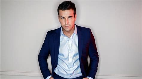Esta imagen de arriba ya tiene unos cuantos añitos pero ¿no os parece uno de sus mejores peinados? Mario Casas publica la primera foto de sus padres ...