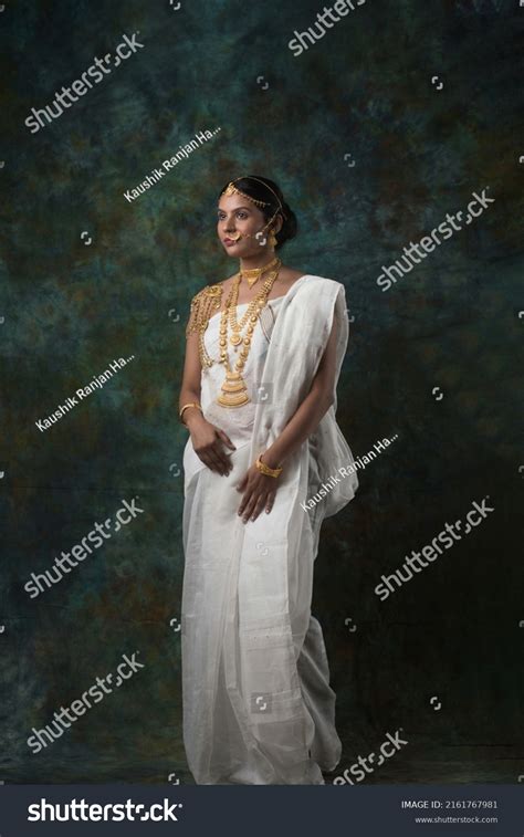 Woman White Saree Images Stock Photos D Objects Vectors