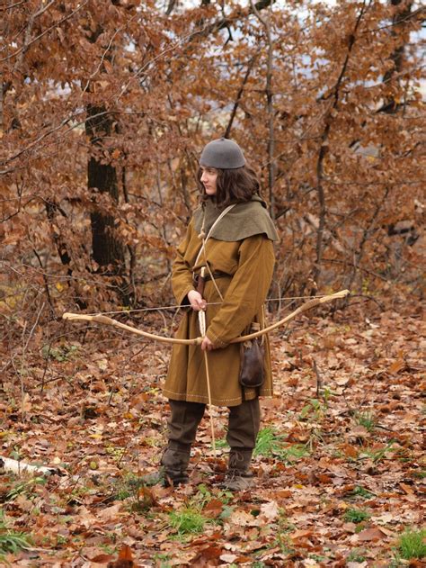 Hunter In The Piedmont Of The Eleventh Century The Style Of Dress Hat