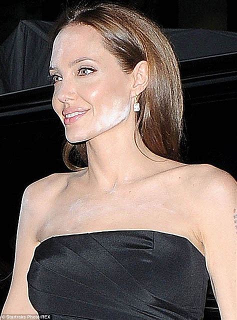Angelina And Brad Pitt Hit The Town In New York Makeup Mishaps Angelina Jolie Makeup