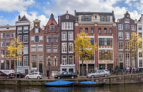 The Amsterdam Canal Houses Why Are They So Wonderfully Weird Dutchreview