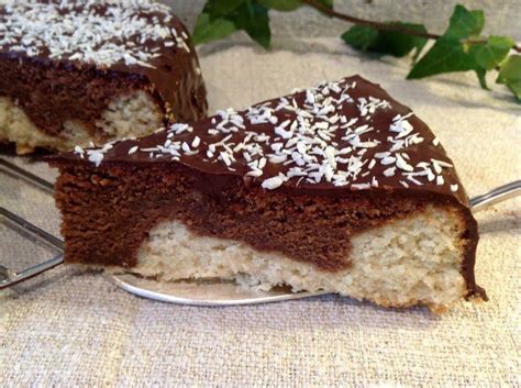 So zart, saftig und kokossig, einfach nur lecker! Kuchen mit Kokosmilch und Schokolade | Kuchen | Kuchen mit ...