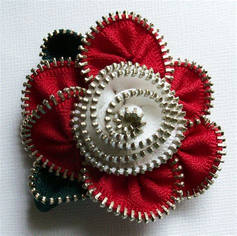 Red And White Floral Brooch Zipper Pin By Zippinning 2855 Etsy