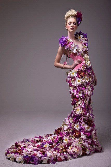Wow Look At This Amazing Dress Made Of Flowers Seriouslybreathtaking Flower Dresses