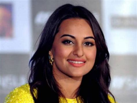 Sonakshi Sinha Wiki Age Height Weight Career Caste Family Babefriend Biography Images More