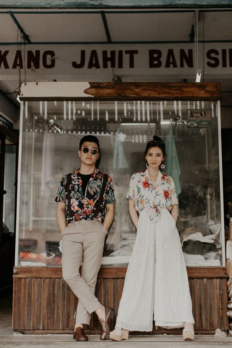 A Singapore Couples Stylish And Playful Old School Wedding Portraits